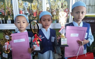 Murid PAUD IT Al Hasanah Juara 1 Lomba Gerakan Shalat dan Bacaannya