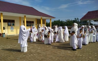 Mengenalkan Rukun Islam yang ke-5 pada Murid PAUD IT Al Hasanah 2 Melalui Manasik Haji